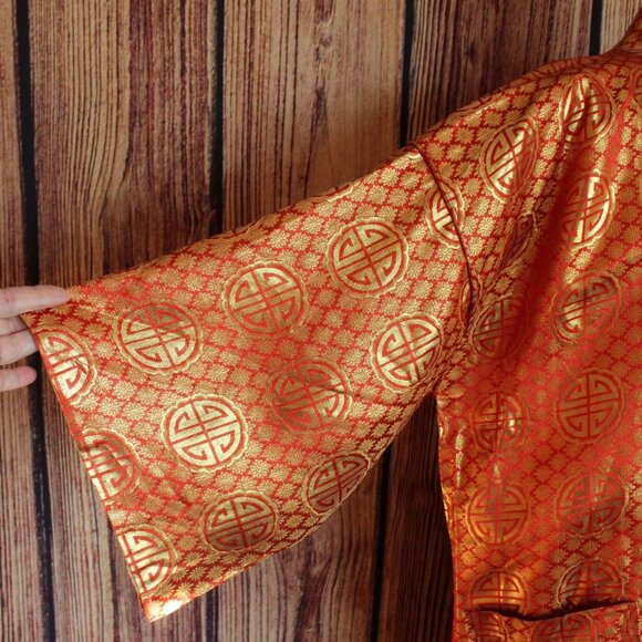 Vintage Man's Kimono, Short Haori in Orange and Gold with Asian Medallion Print, - Picture 6 of 10
